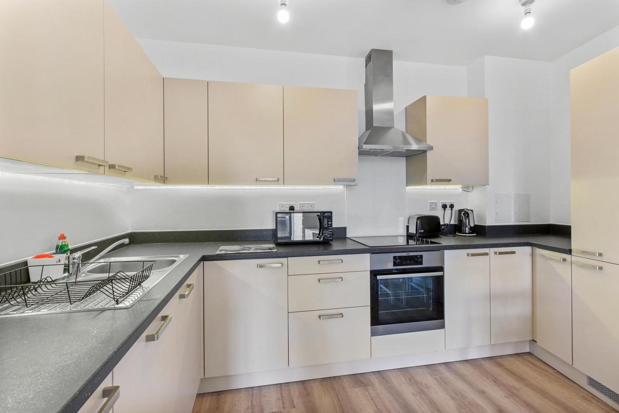 Centrally Located - Modern - 2Bed - 2Bath Apartment لندن المظهر الخارجي الصورة
