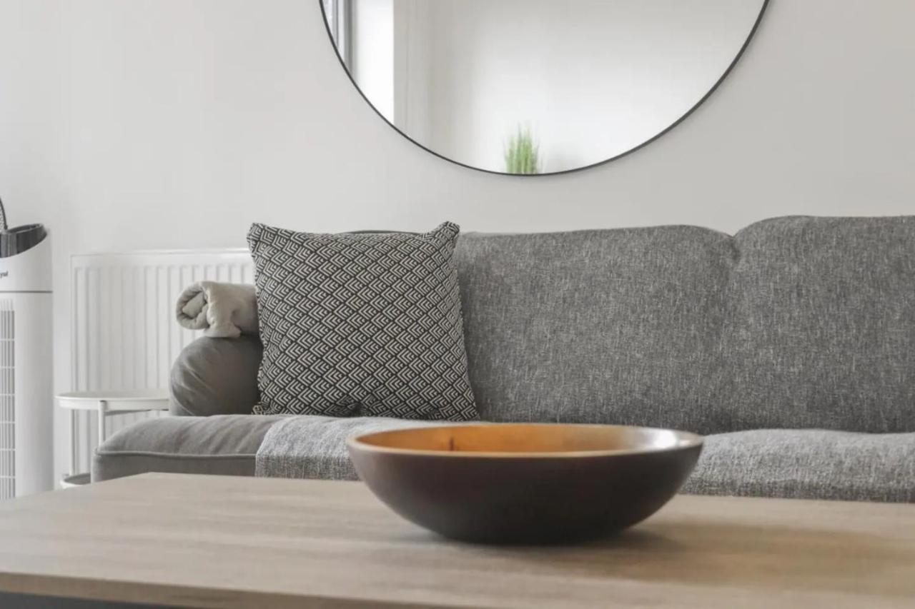 Centrally Located - Modern - 2Bed - 2Bath Apartment لندن المظهر الخارجي الصورة