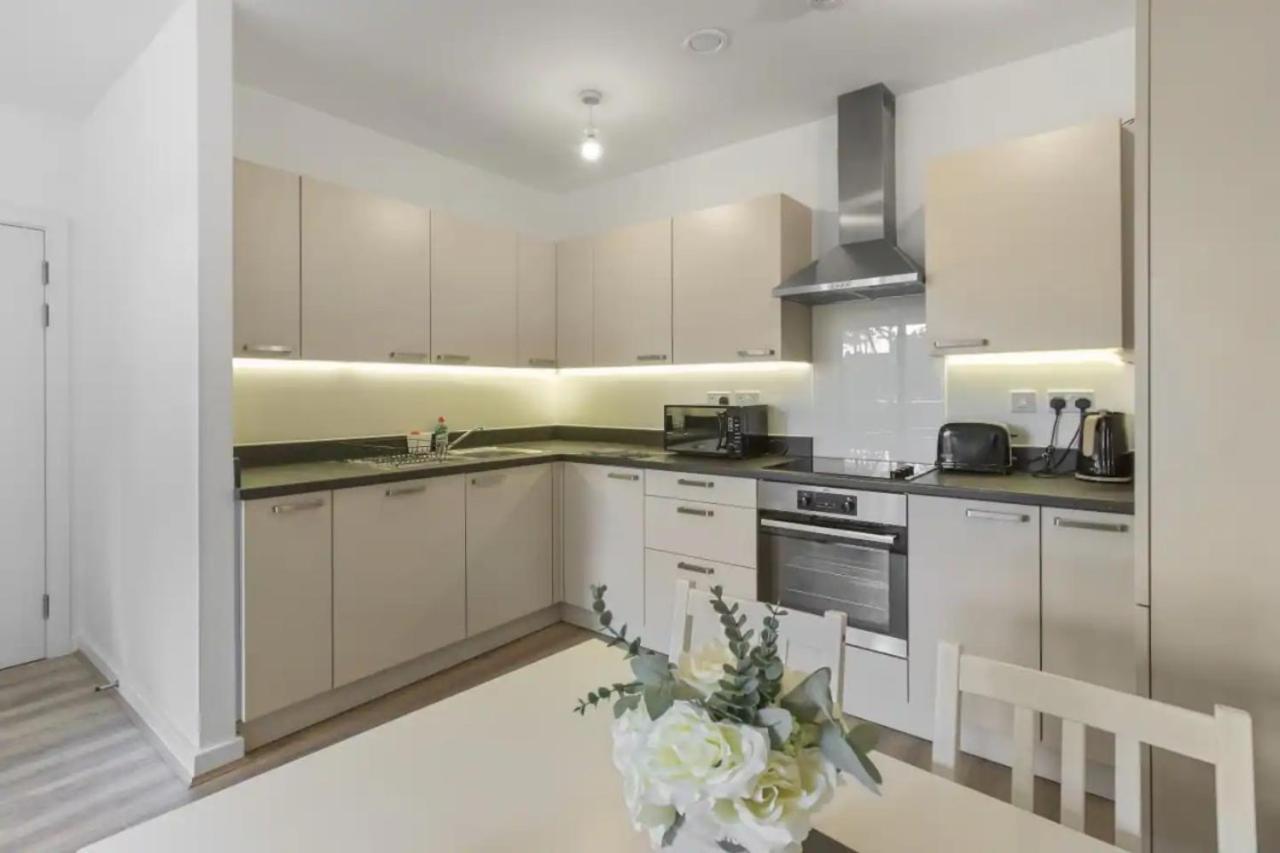 Centrally Located - Modern - 2Bed - 2Bath Apartment لندن المظهر الخارجي الصورة